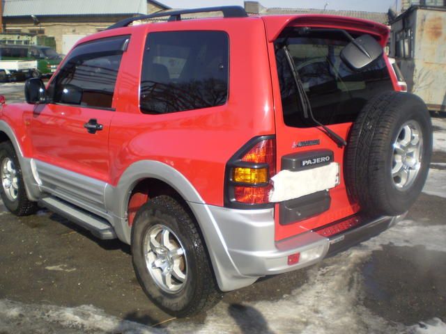 2000 Mitsubishi Pajero