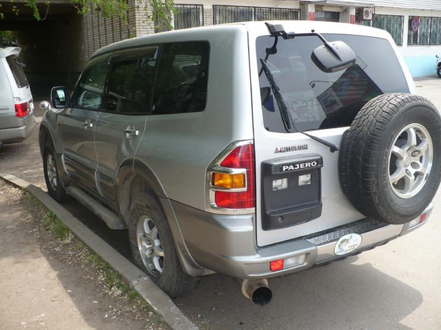 2000 Mitsubishi Pajero