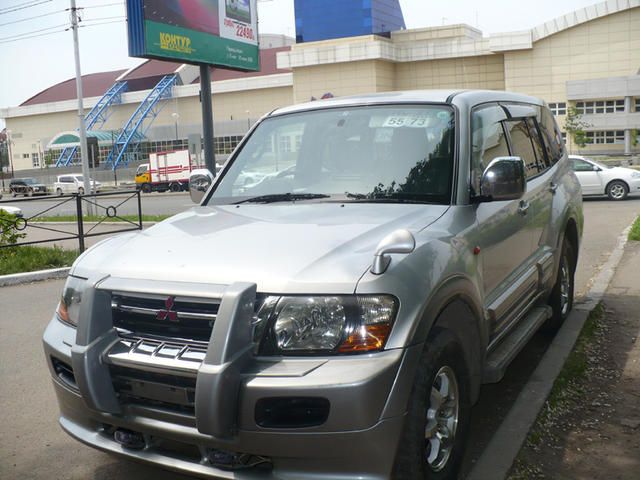 2000 Mitsubishi Pajero