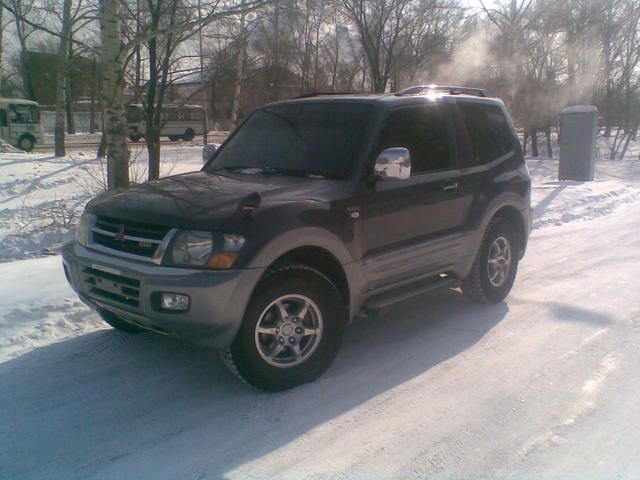 2000 Mitsubishi Pajero