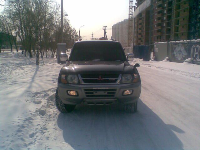 2000 Mitsubishi Pajero