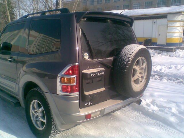 2000 Mitsubishi Pajero