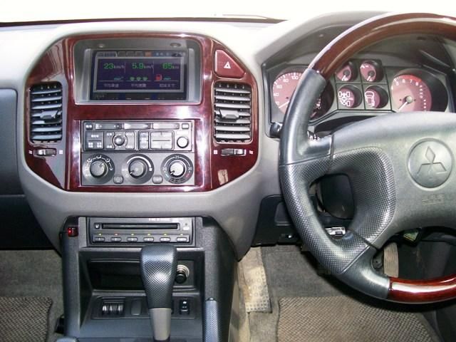 2000 Mitsubishi Pajero