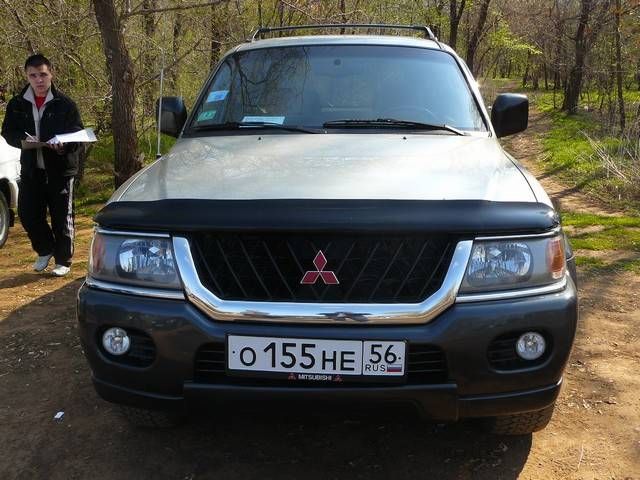 2000 Mitsubishi Pajero