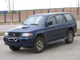 2000 Mitsubishi Pajero