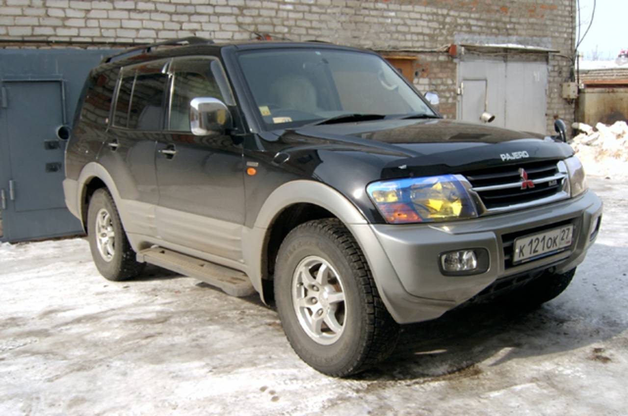 2000 Mitsubishi Pajero