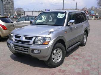 2000 Mitsubishi Pajero Pics
