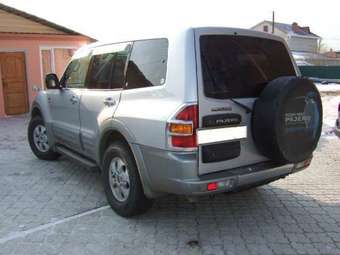 2000 Mitsubishi Pajero Pics