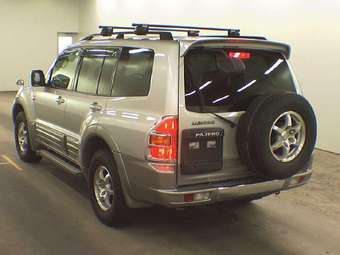 2000 Mitsubishi Pajero Photos