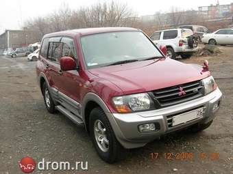 2000 Mitsubishi Pajero Pics