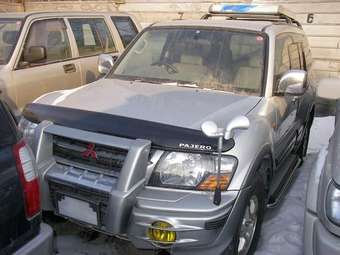 2000 Mitsubishi Pajero