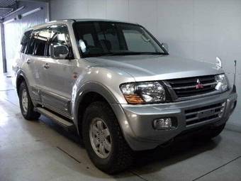 2000 Mitsubishi Pajero Pics