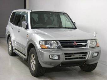 2000 Mitsubishi Pajero Pics