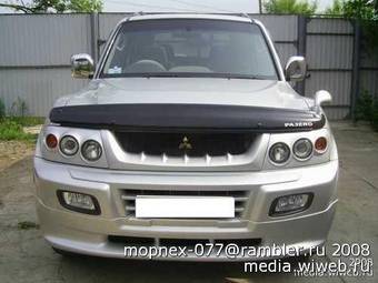 2000 Mitsubishi Pajero Photos