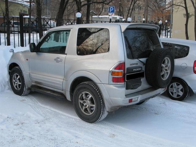 2000 Mitsubishi Pajero