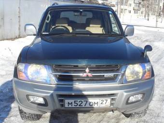2000 Mitsubishi Pajero Pictures