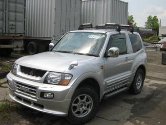 2000 Mitsubishi Pajero