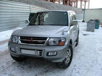 2000 Mitsubishi Pajero Photos