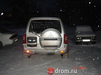 2000 Mitsubishi Pajero Photos