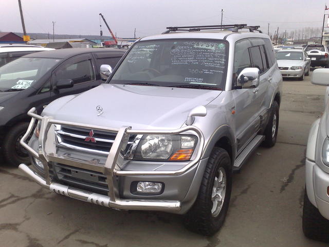2000 Mitsubishi Pajero