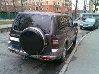 2000 Mitsubishi Pajero Pics