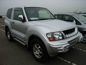 2000 Mitsubishi Pajero Pics