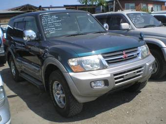 2000 Mitsubishi Pajero Pics
