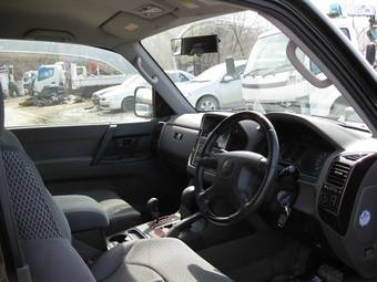 2000 Mitsubishi Pajero Photos