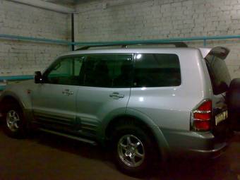 2000 Mitsubishi Pajero Photos