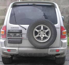 2000 Mitsubishi Pajero Pics