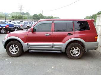 2000 Mitsubishi Pajero Pics