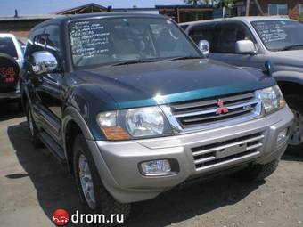 2000 Mitsubishi Pajero Pictures