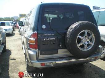 2000 Mitsubishi Pajero Pictures