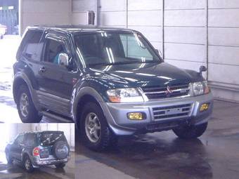 2000 Mitsubishi Pajero Pictures