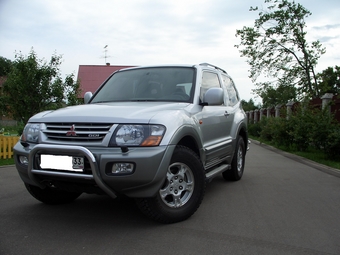 2001 Mitsubishi Pajero