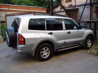 2001 Mitsubishi Pajero