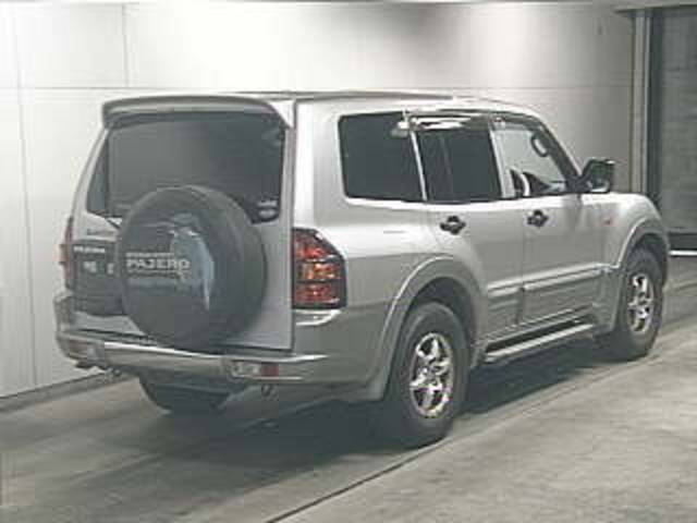 2001 Mitsubishi Pajero