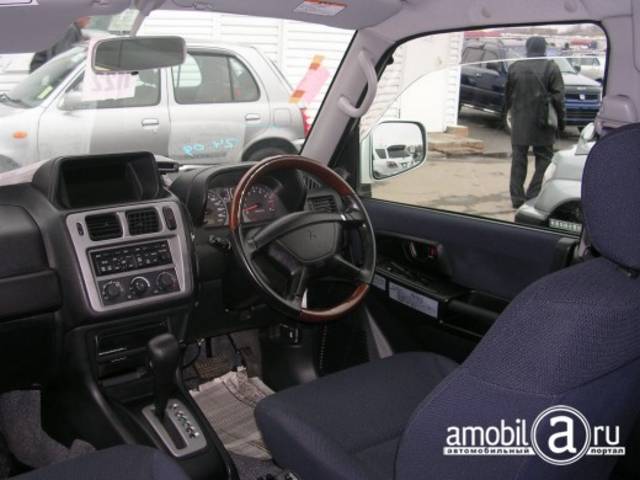 2001 Mitsubishi Pajero