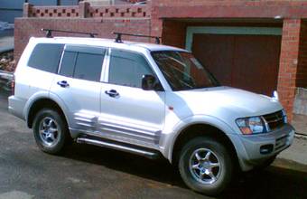 2001 Mitsubishi Pajero