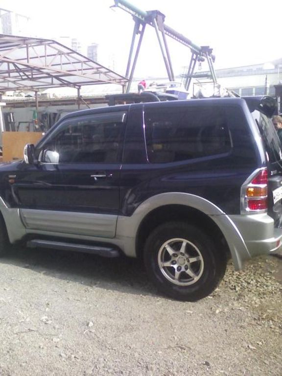 2001 Mitsubishi Pajero