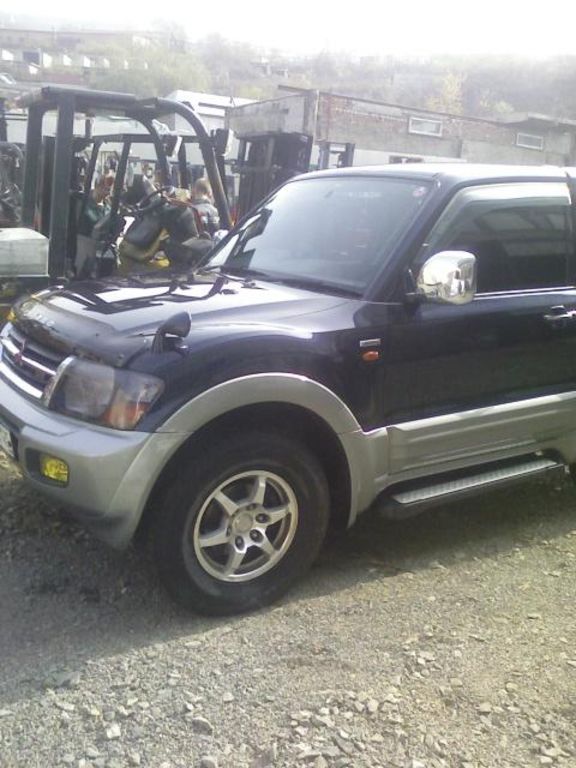 2001 Mitsubishi Pajero