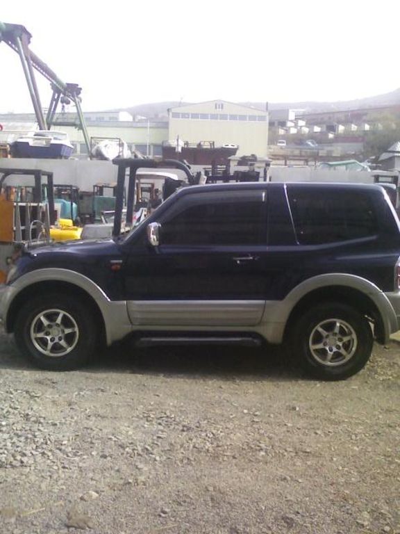 2001 Mitsubishi Pajero