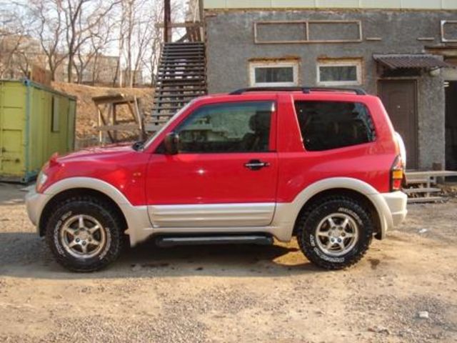 2001 Mitsubishi Pajero