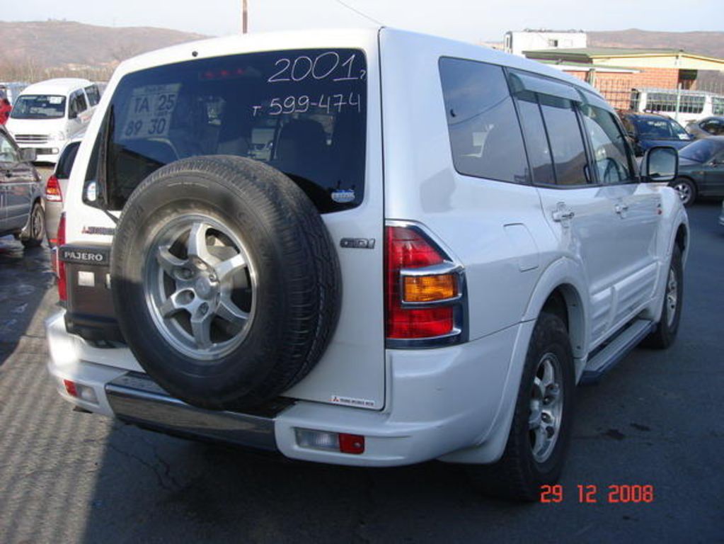 2001 Mitsubishi Pajero