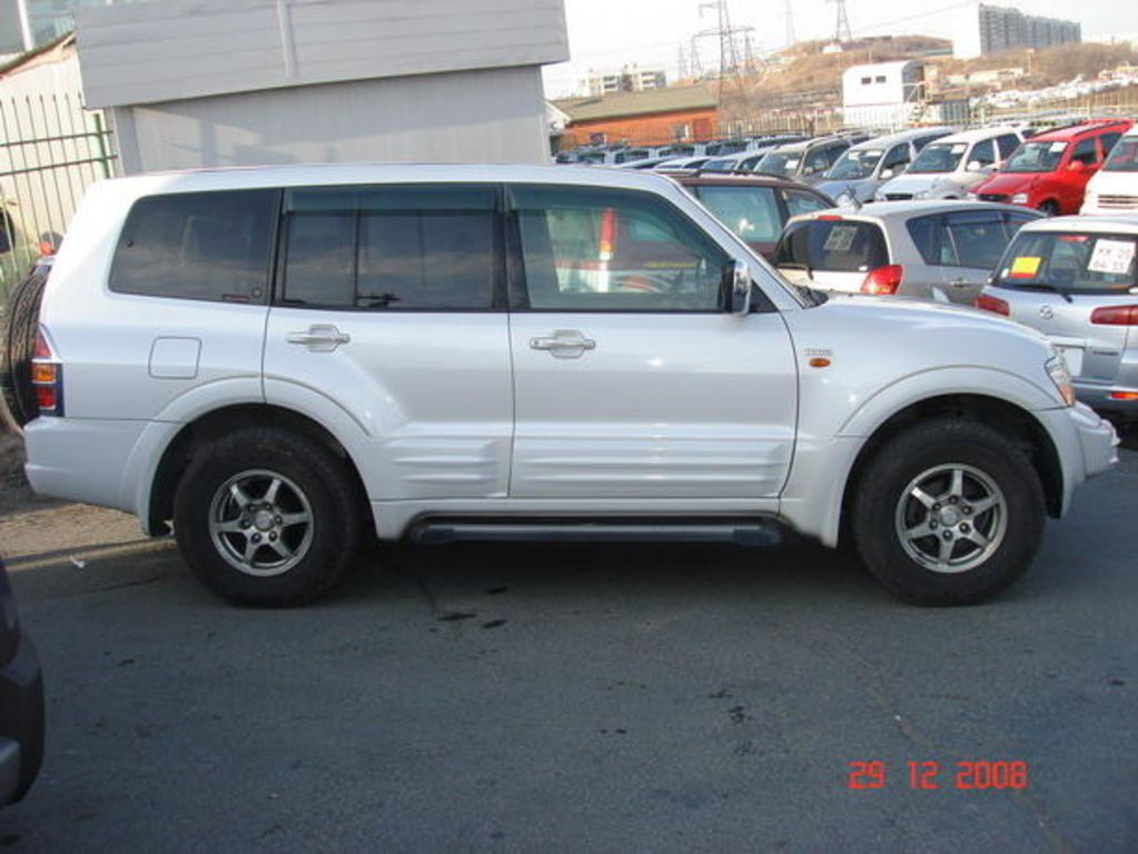 2001 Mitsubishi Pajero