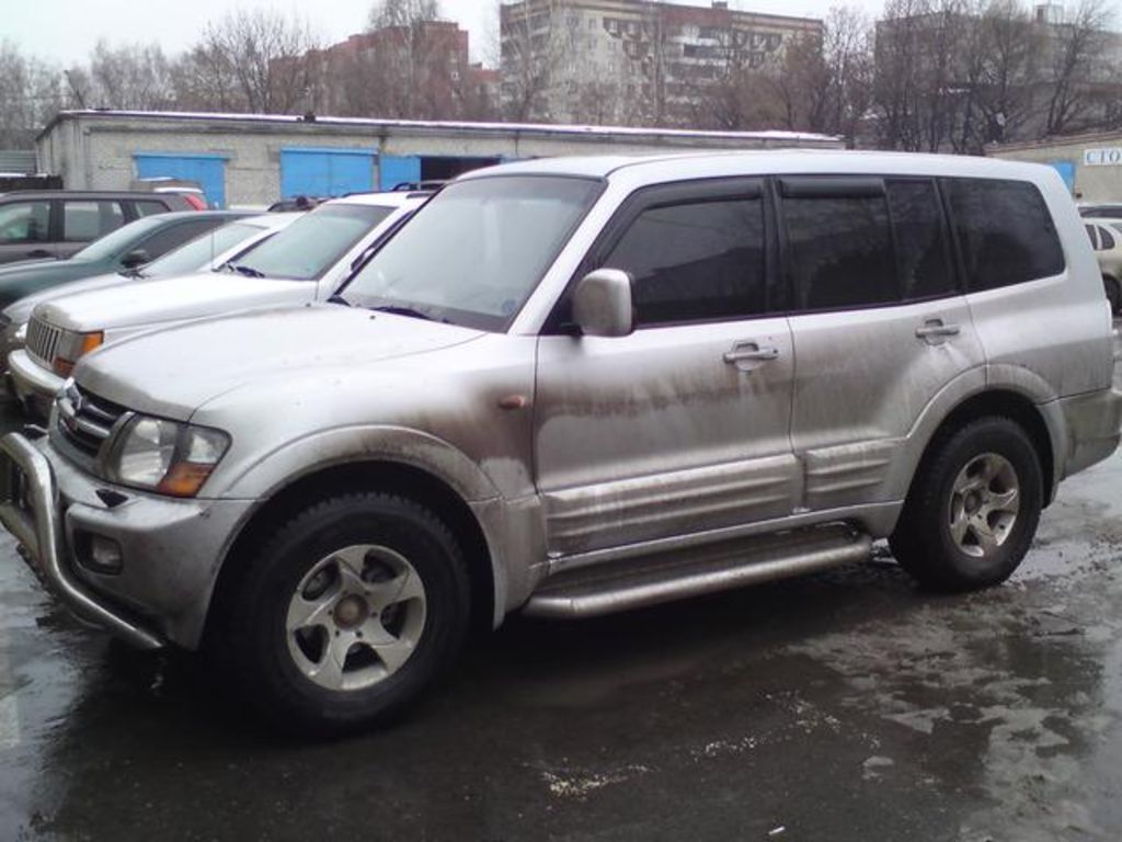 2001 Mitsubishi Pajero