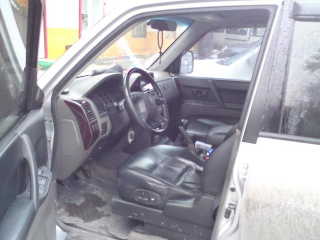 2001 Mitsubishi Pajero