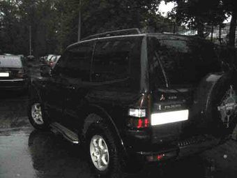 2001 Mitsubishi Pajero Images