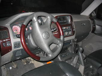 2001 Mitsubishi Pajero Pictures