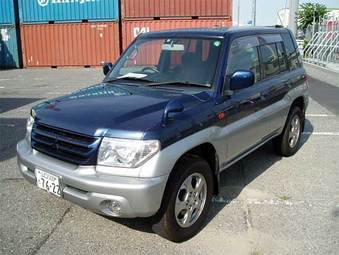 2001 Mitsubishi Pajero Pictures